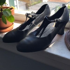 Black T-Style Mary Jane performance shoes
